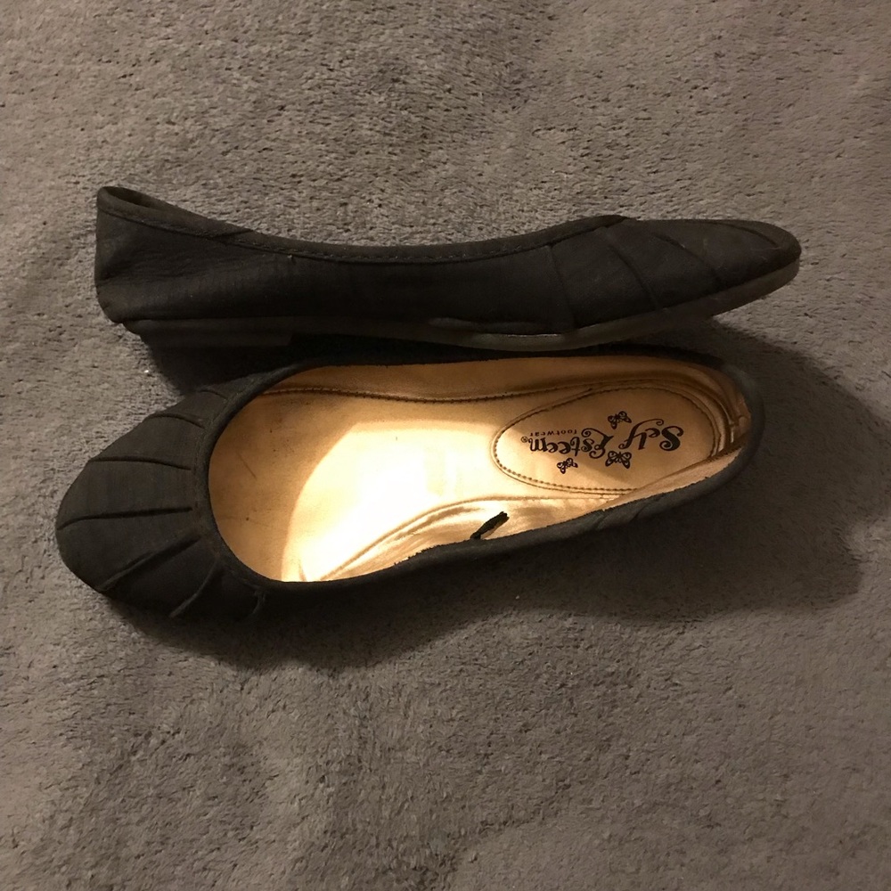 Flats - Picture 3 of 3